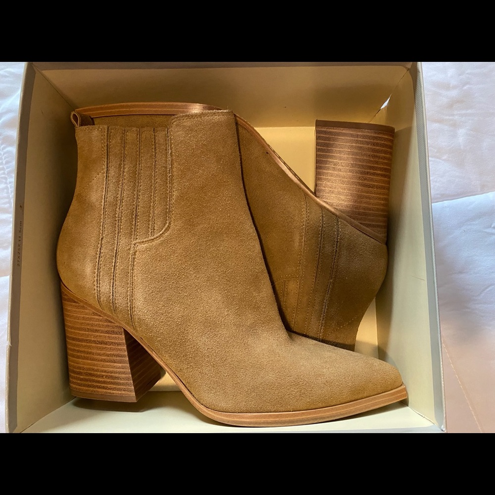 Marc Fisher Suede boots